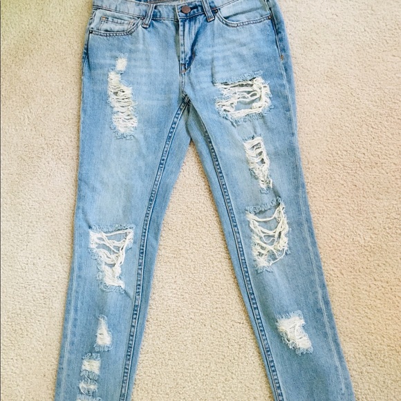BDG Denim - Ripped Light Wash BDG Jeans 24W Slim Boyfriend